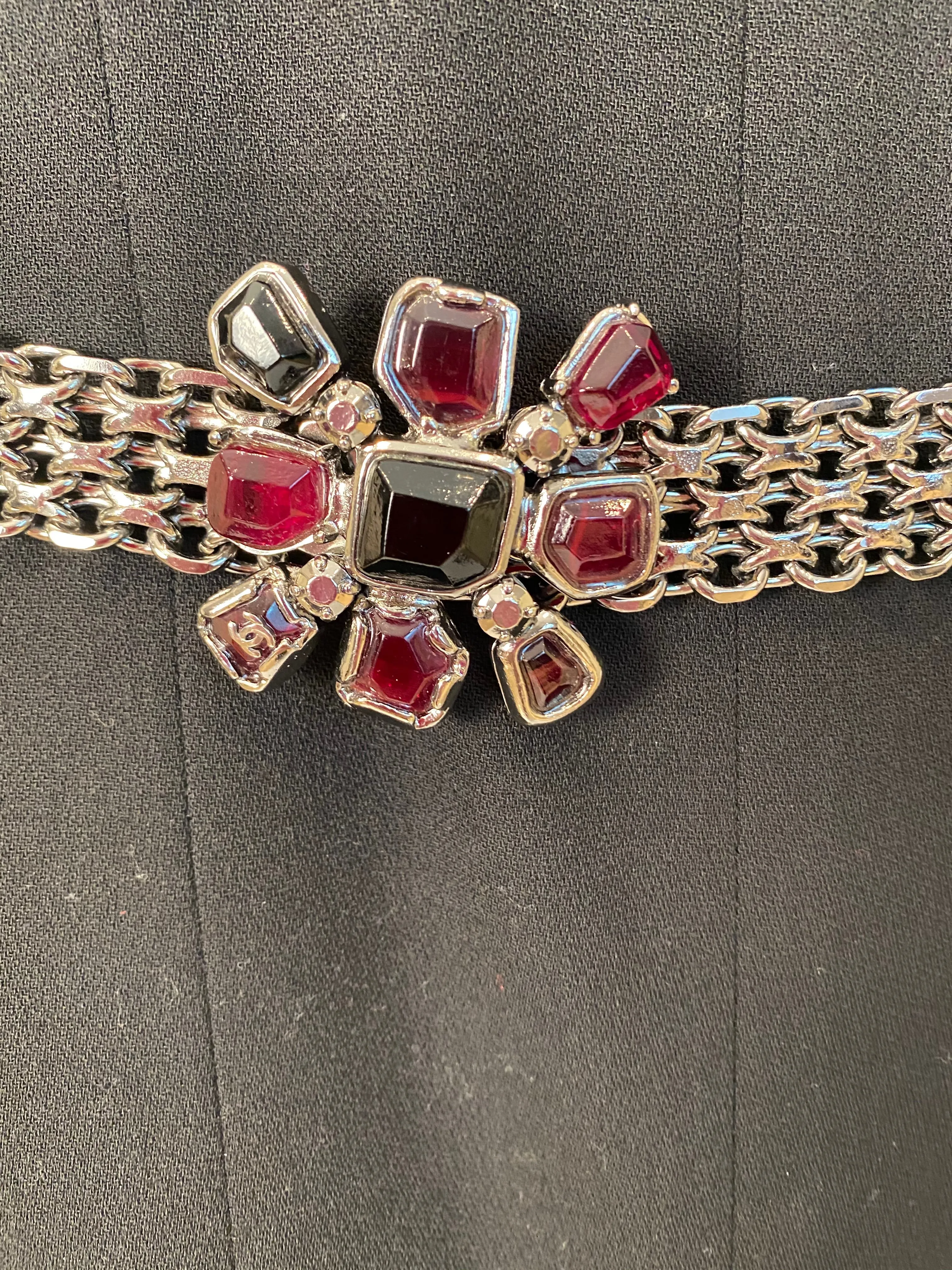 Chanel 04A, 2004 Fall Belt Red black Bordeaux gripoix ruthenium Metal chain belt