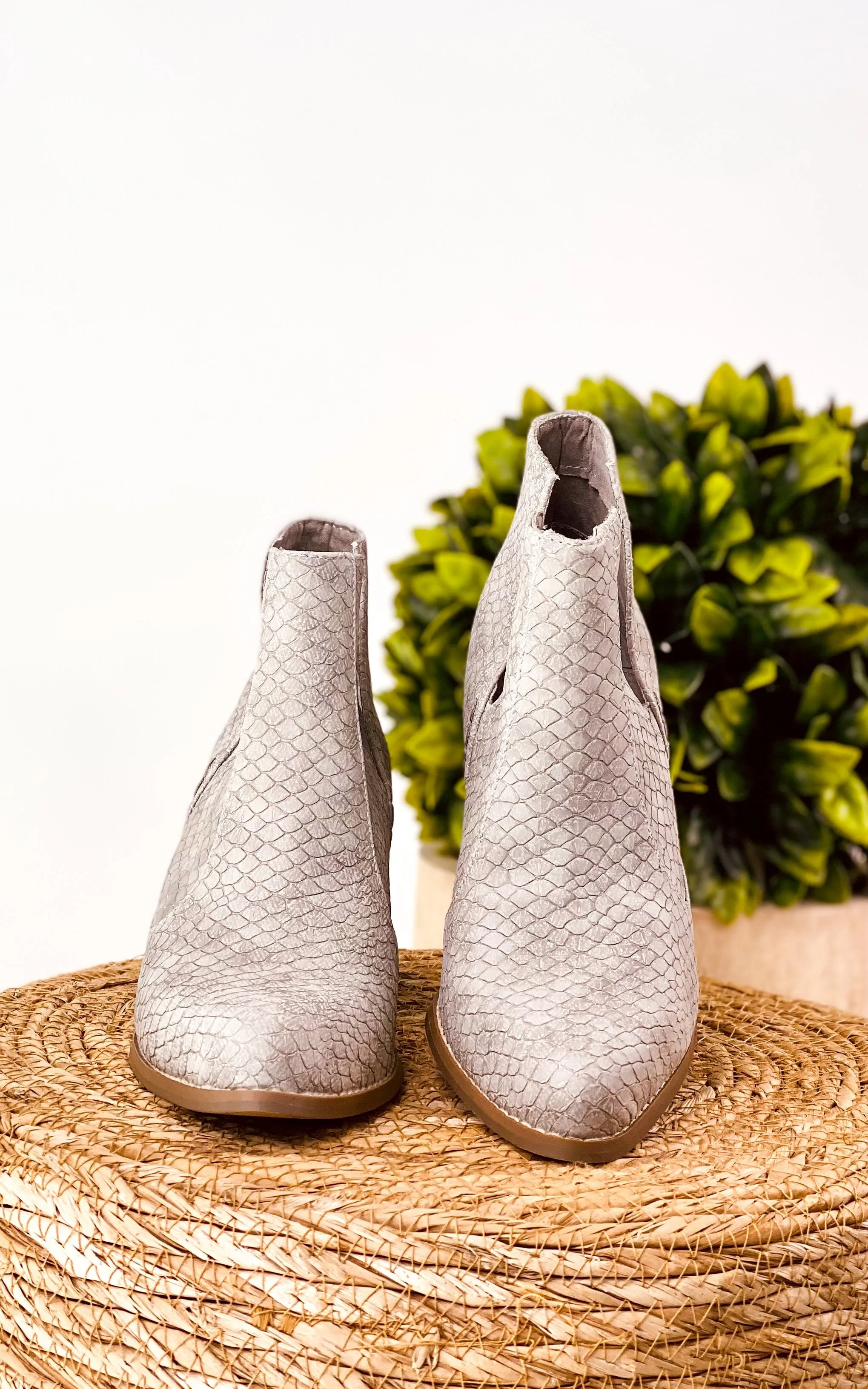 Tarim Booties in Grey