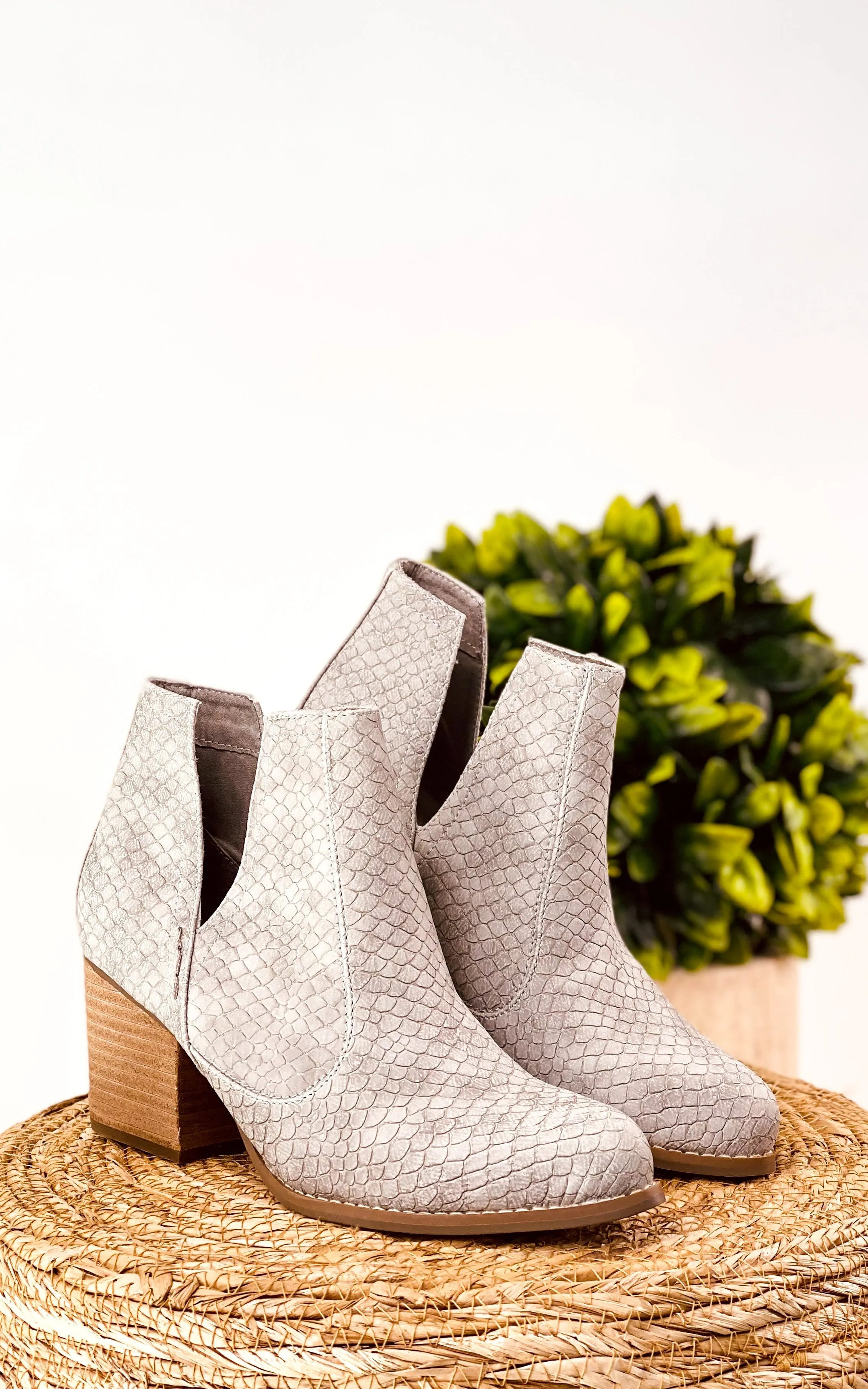 Tarim Booties in Grey