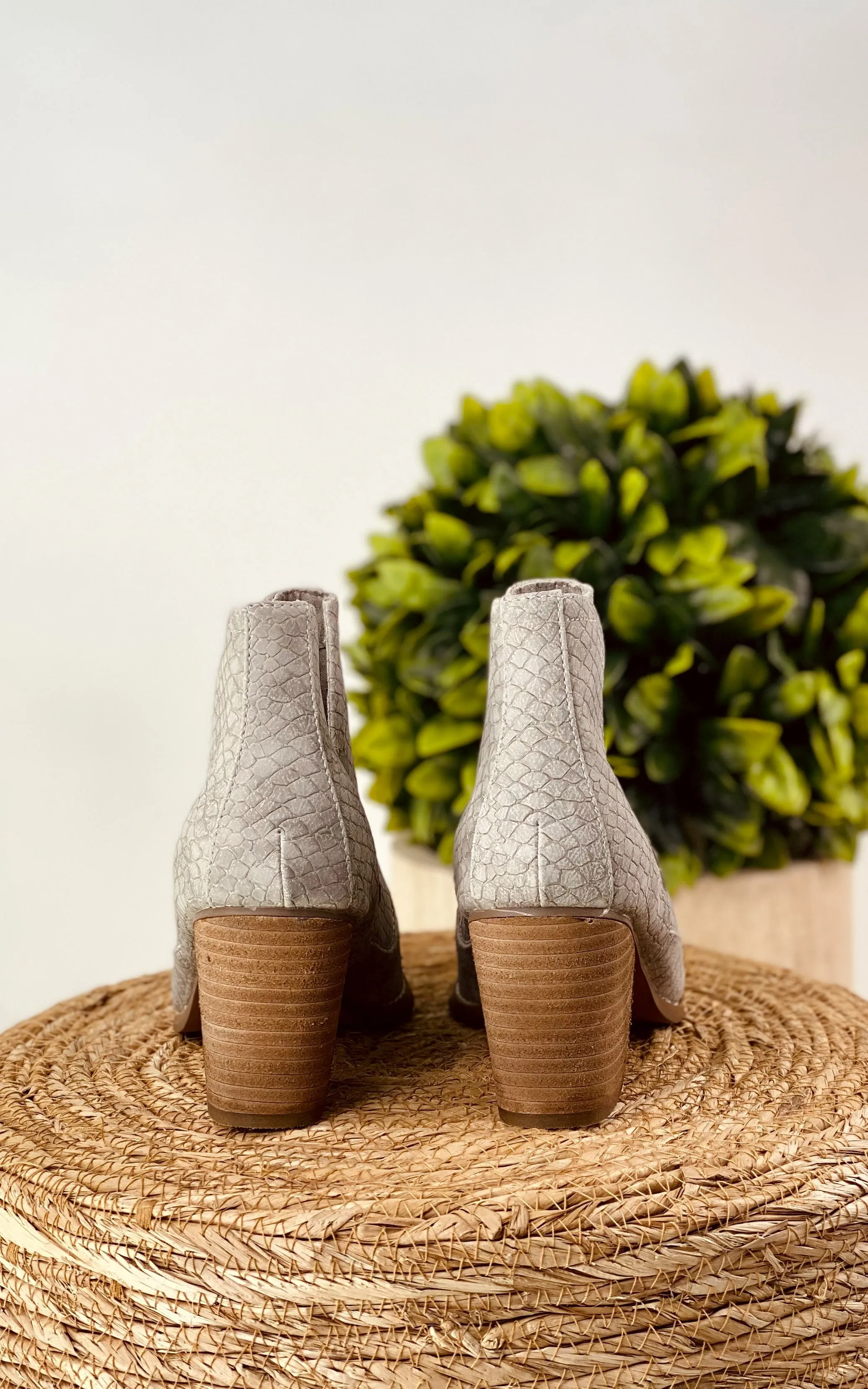 Tarim Booties in Grey