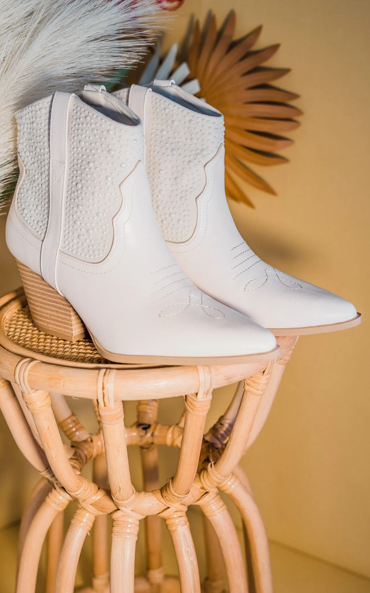 Vaca Pearl Bootie in Cream